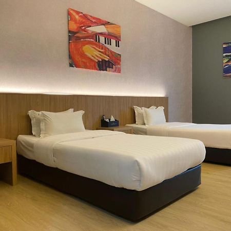 Kluang Riverview Hotel エクステリア 写真