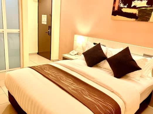 Kluang Riverview Hotel エクステリア 写真
