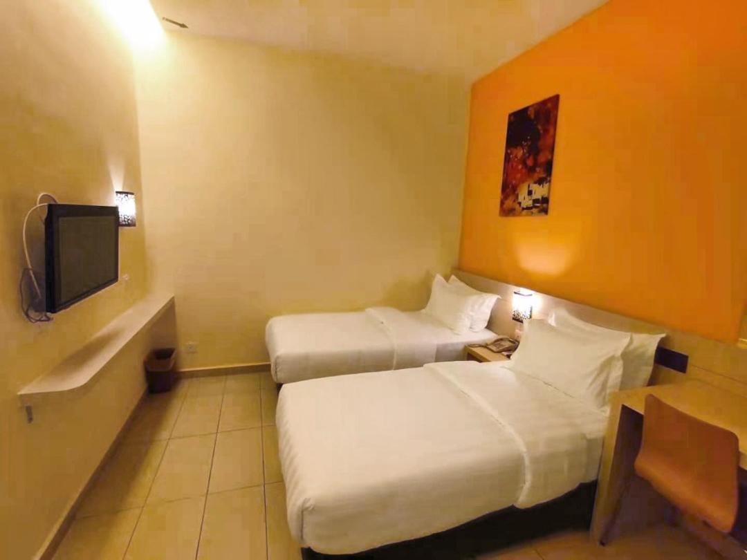 Kluang Riverview Hotel エクステリア 写真