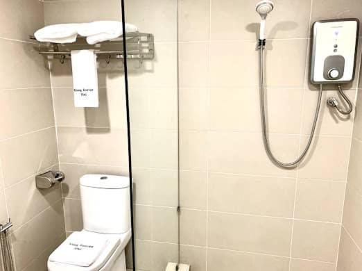 Kluang Riverview Hotel エクステリア 写真