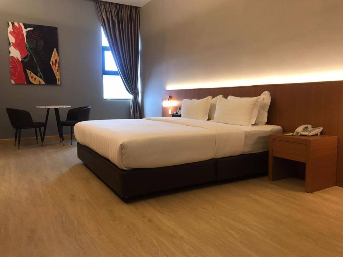 Kluang Riverview Hotel エクステリア 写真