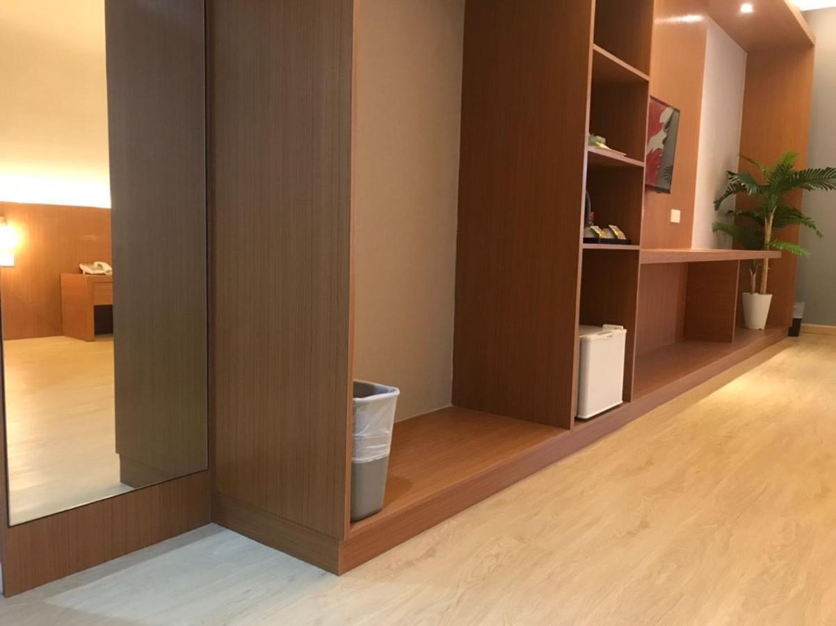 Kluang Riverview Hotel エクステリア 写真
