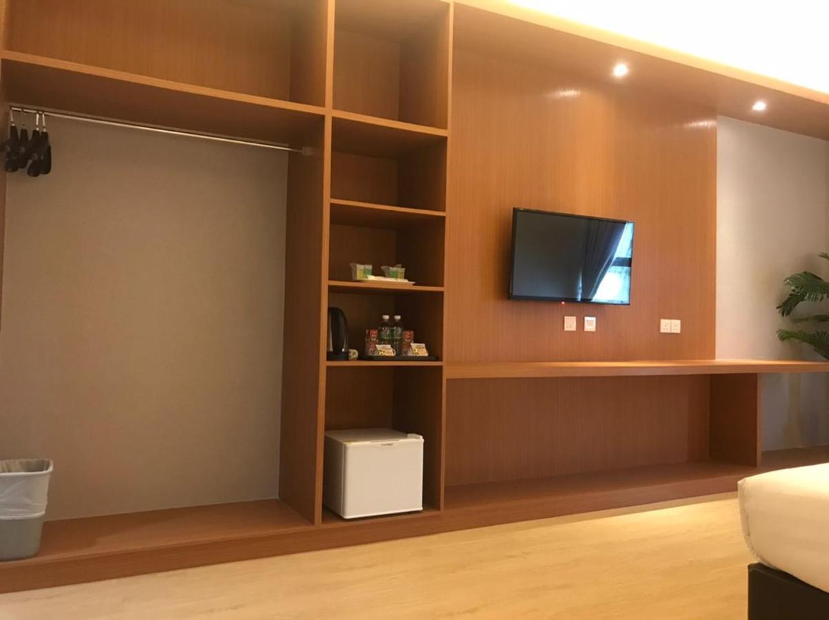 Kluang Riverview Hotel エクステリア 写真